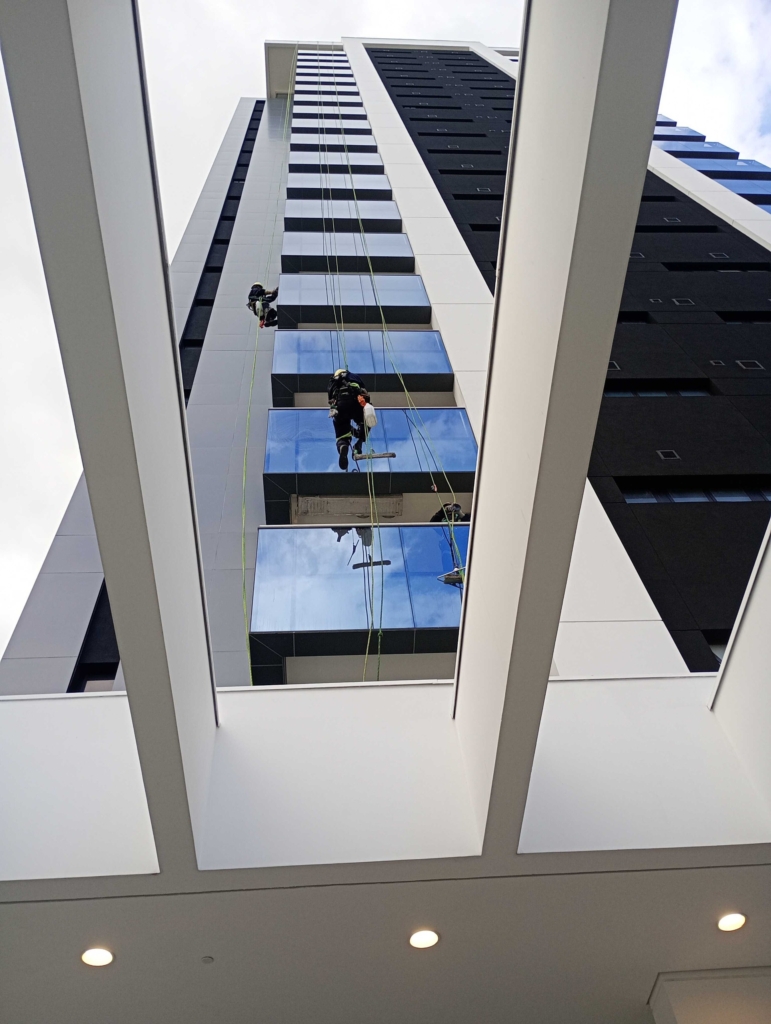 limpeza de fachada de prédio